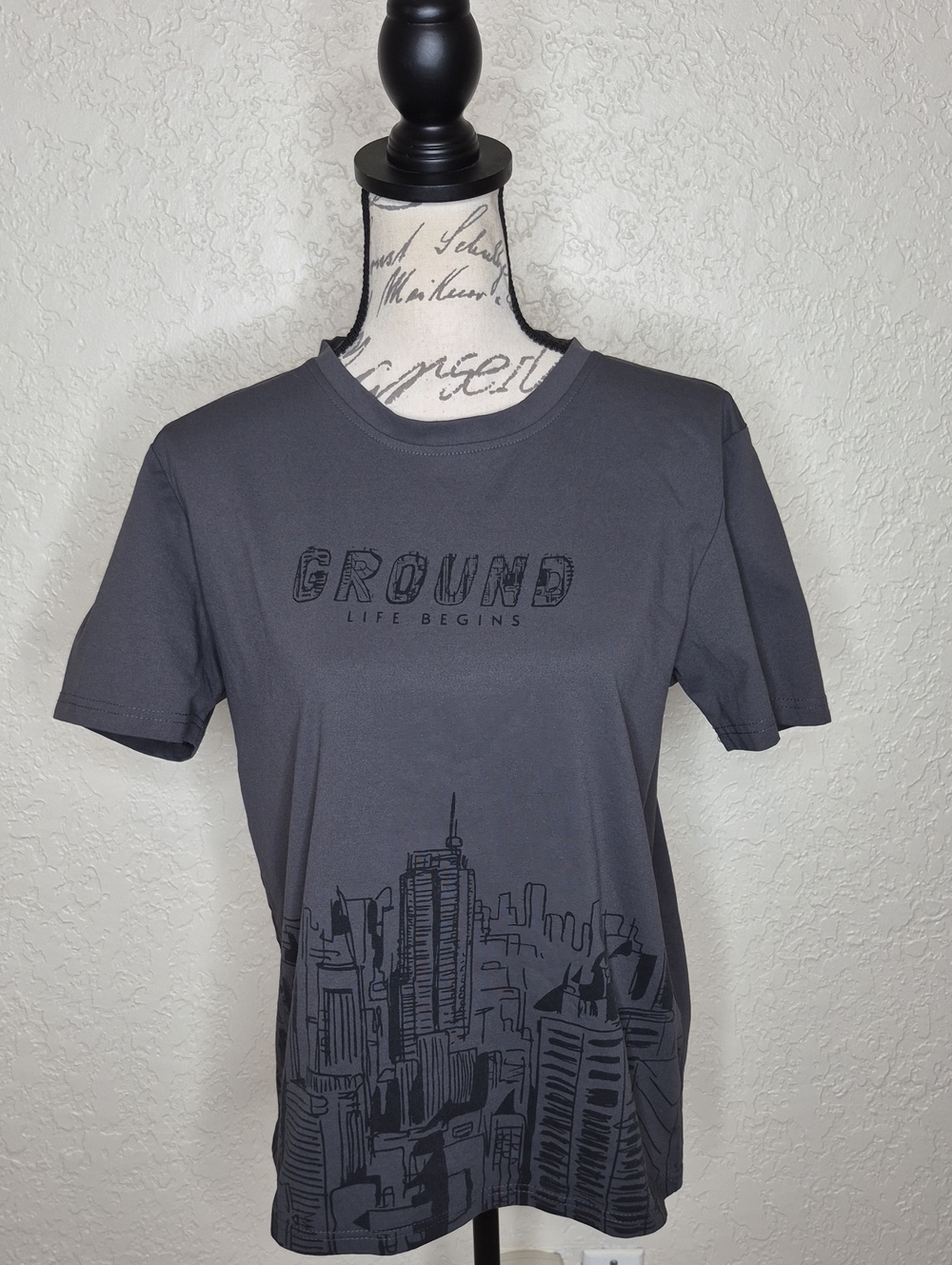 Shein Short‎ Sleeve Graphic T-Shirt Size S